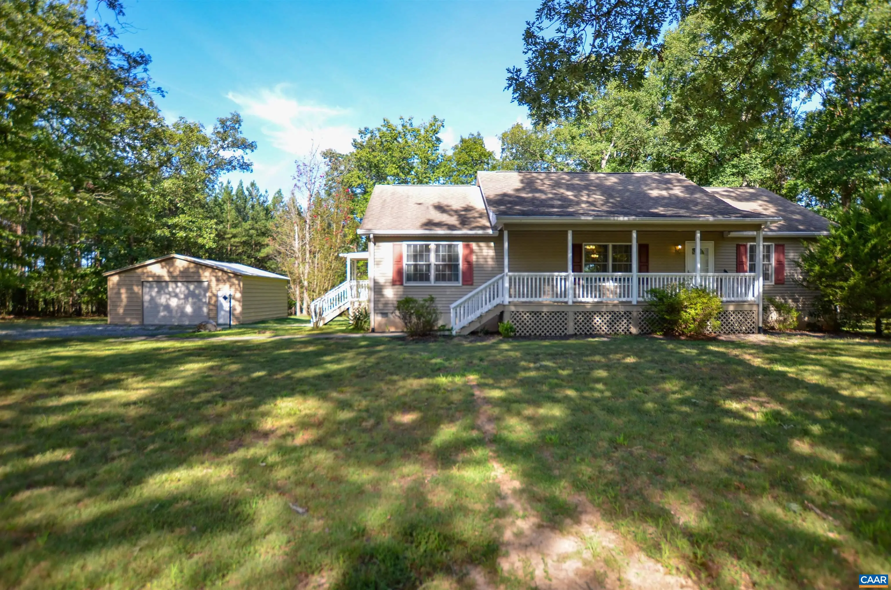 864 Billy B Rd, Louisa