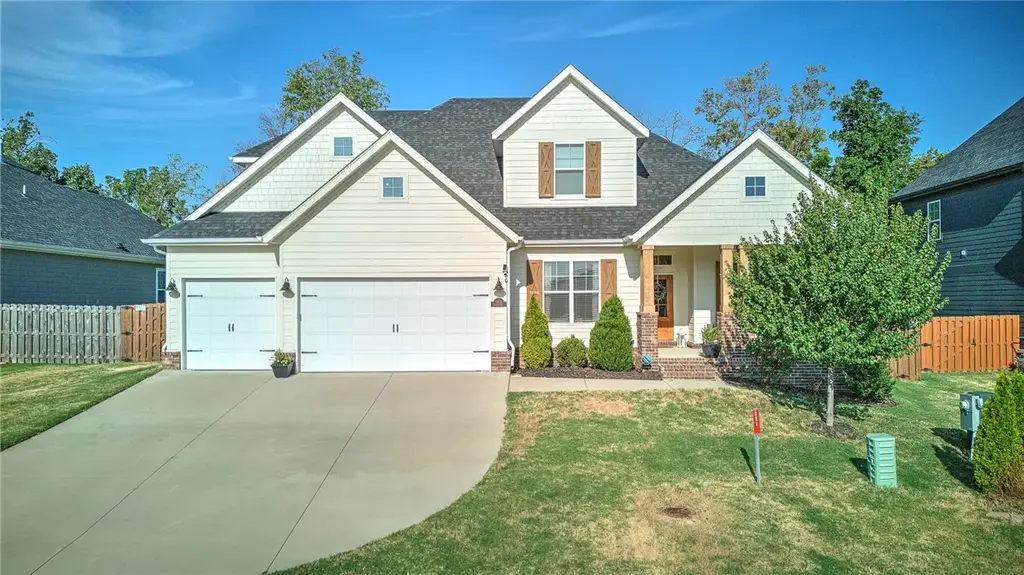 6402 S 63rd Street, Rogers