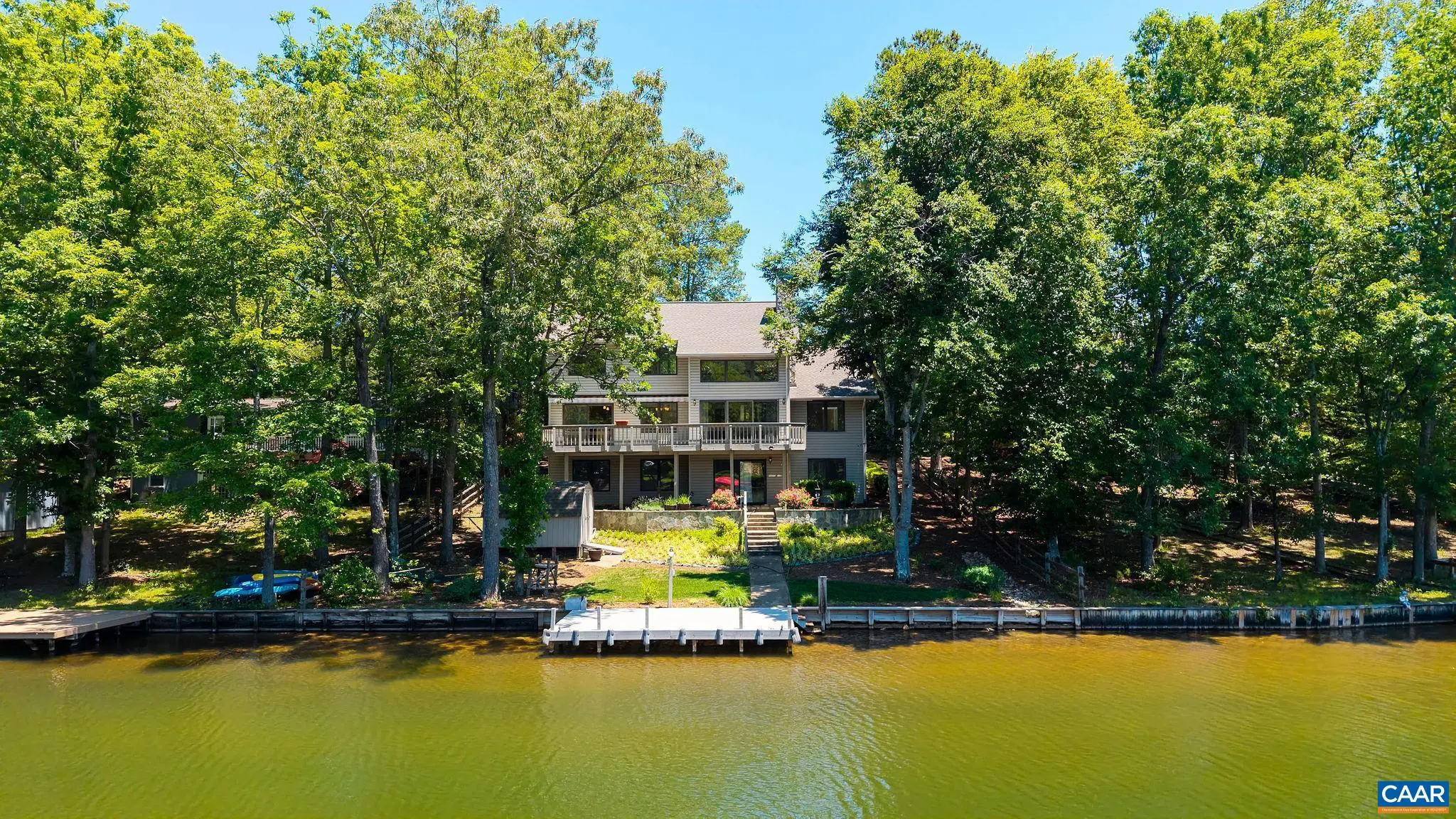 27 Ashlawn Blvd, Palmyra
