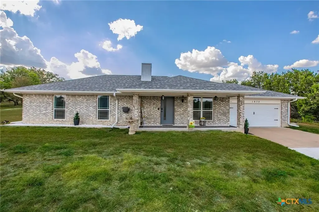1872 Fm 1670, Belton
