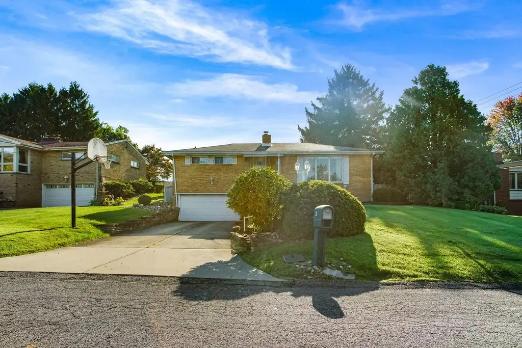211 Halsey Drive, McKeesport