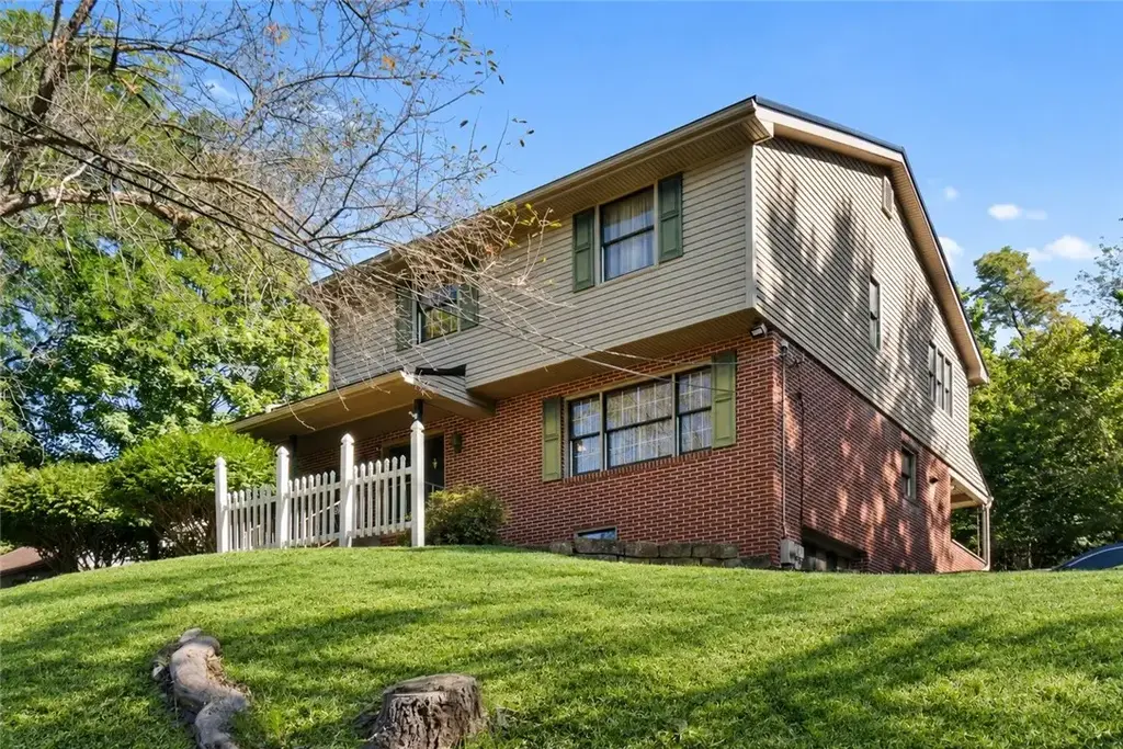 480 Roosevelt Road, Kilbuck