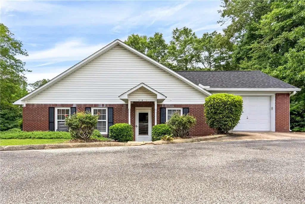 543 Homewood Dr, Auburn