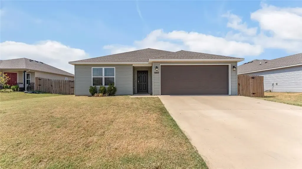 1602 S Blandford Street, Siloam Springs