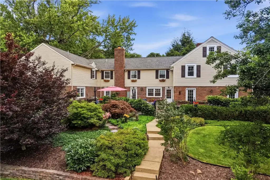 836 Old Thorn Run Road, Moon/Crescent