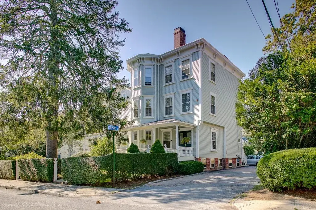 34 Catherine St # A, Newport