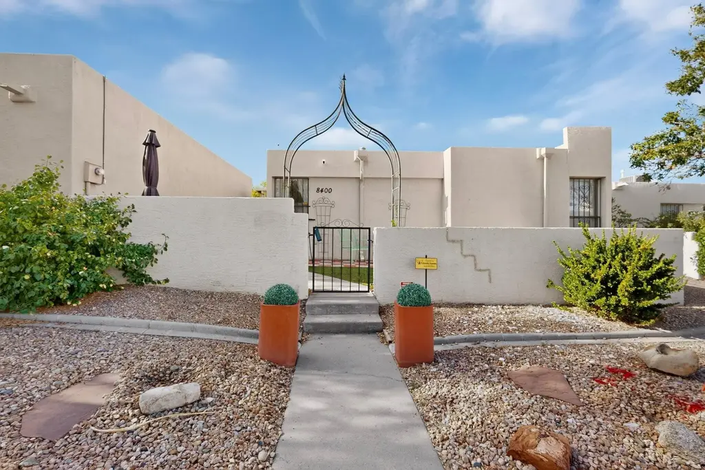 8400 Parrot Run Road Ne, Albuquerque