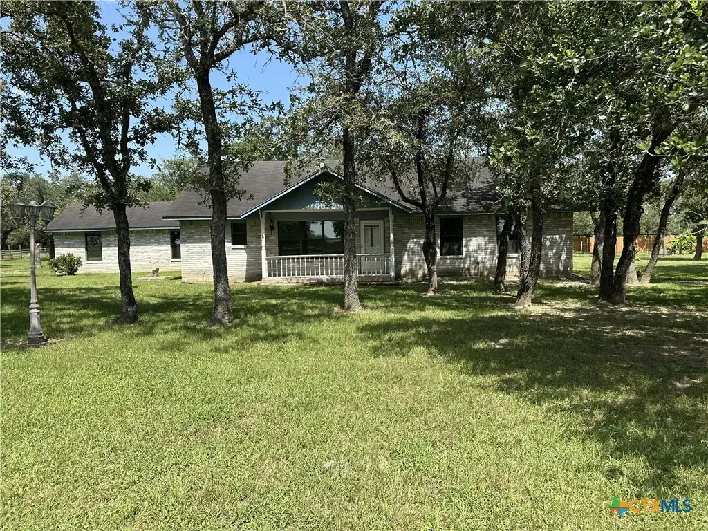 129 S Mcadams Road, Goliad
