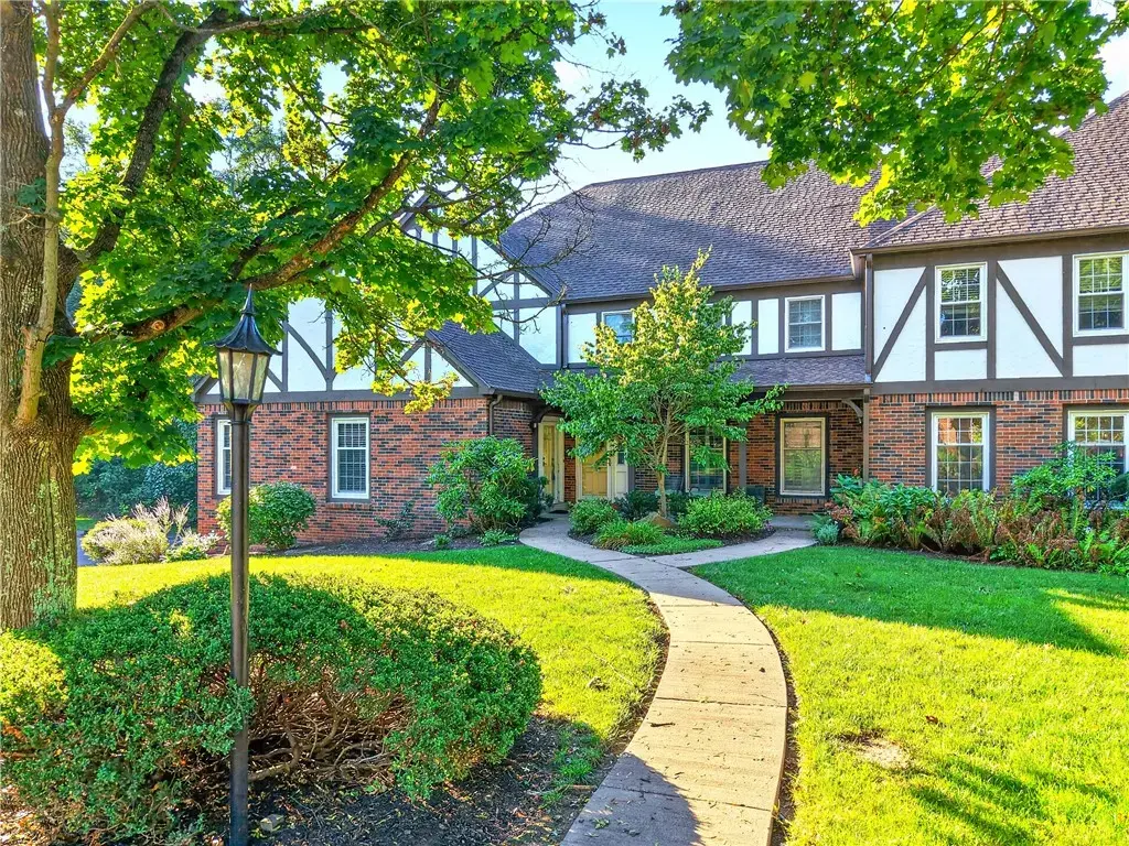 222 Allenberry Circle , Mt Lebanon
