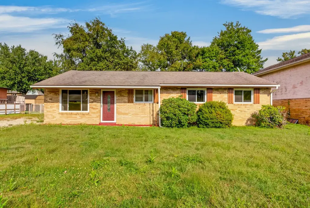 207 Longview Drive, Manor