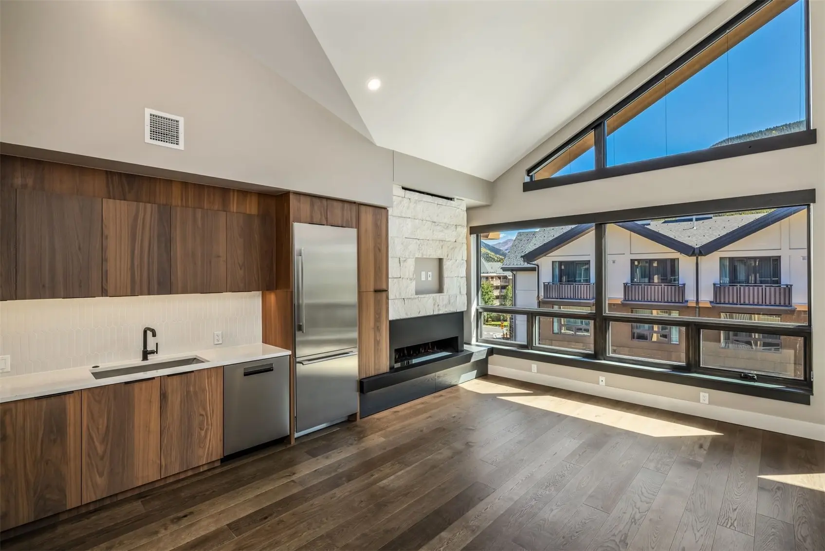75 Hunki Dori Court W506, Keystone