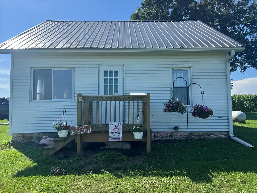 14207 Holmes Road, Hixton