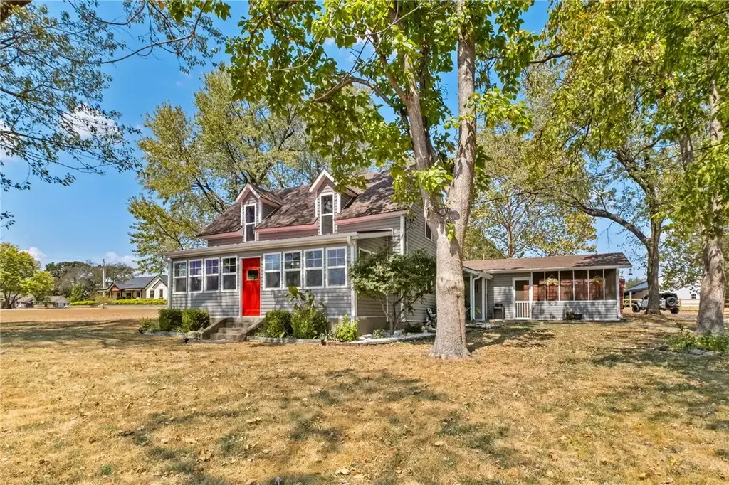 1380 Main Street, Gentry