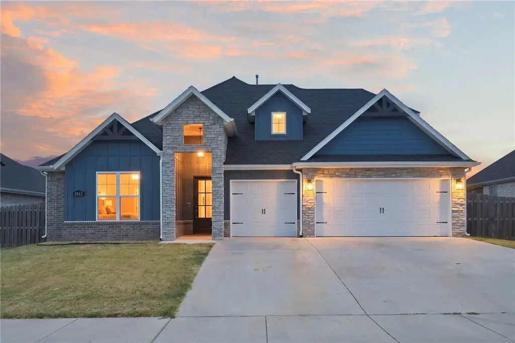 1812 Abbott Lane, Pea Ridge
