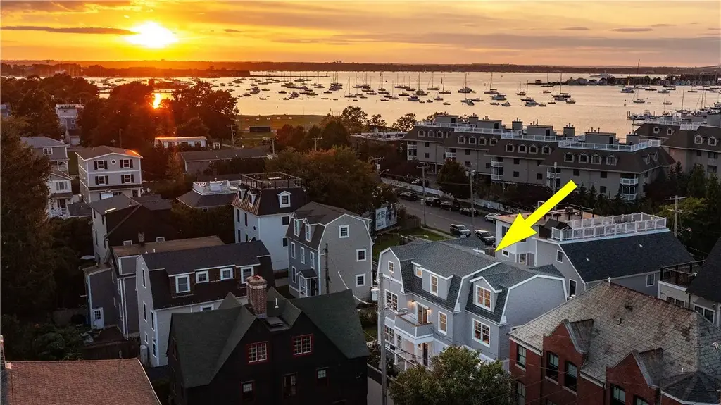 6 Sharon Ct, Newport