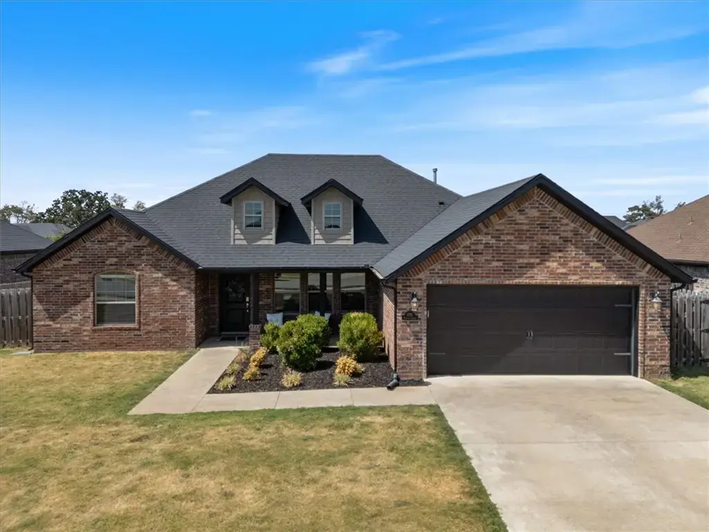 1741 Sunrise Circle, Centerton