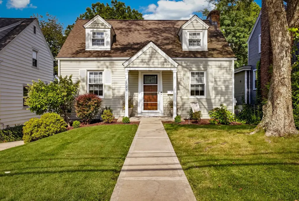 727 Vermont Avenue, Mt Lebanon