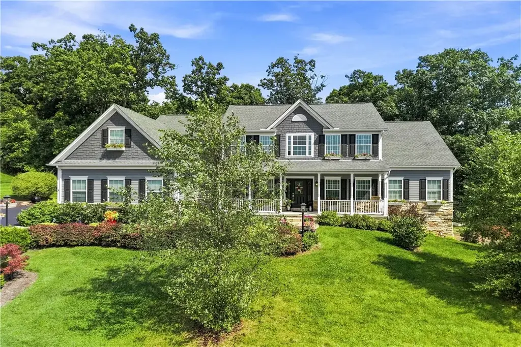 1038 Blackberry Drive, Franklin Park
