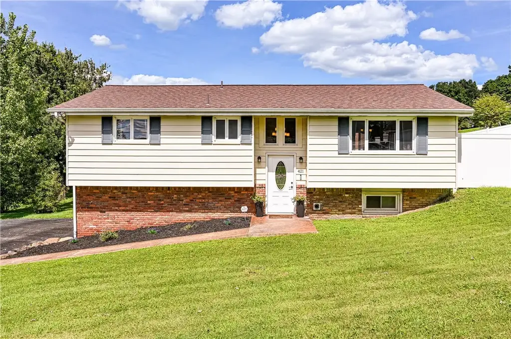 421 Hillcrest Drive , Unity 