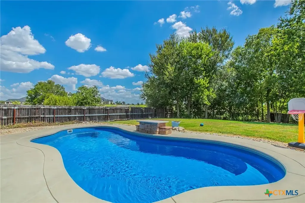 310 Ranger Blvd, Salado