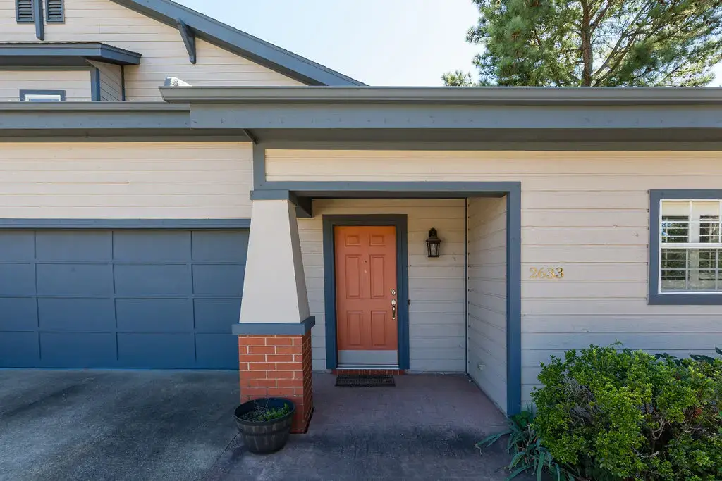 2633 E Joyce Boulevard, Fayetteville