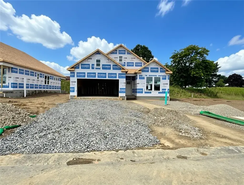 213 Muirfield Court, Center