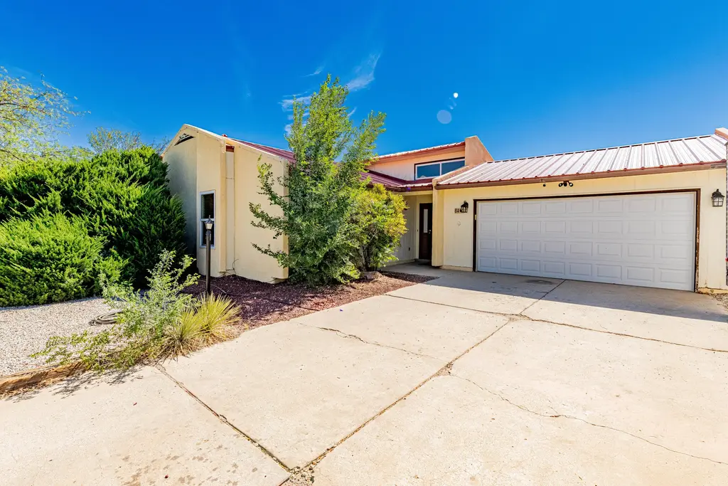 84 Dakota Morning Road Ne, Albuquerque