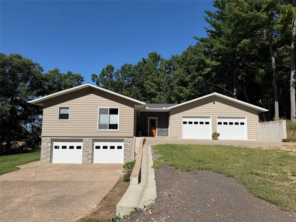 N14181 970th Street, New Auburn