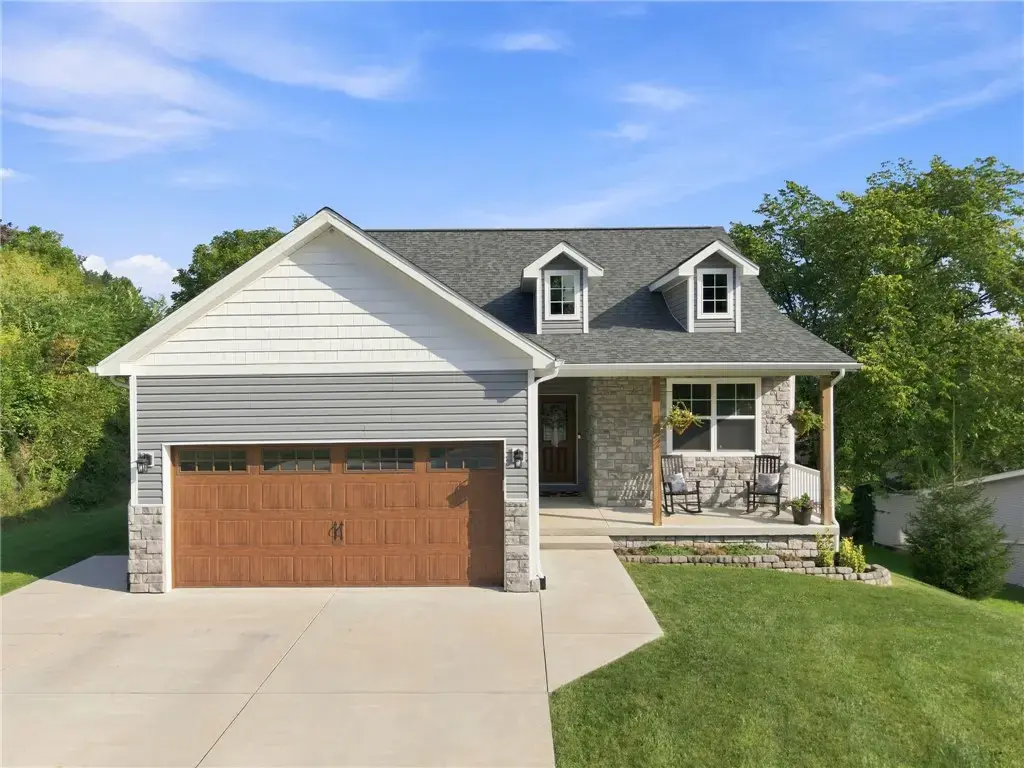 1324 Main Street, Derry