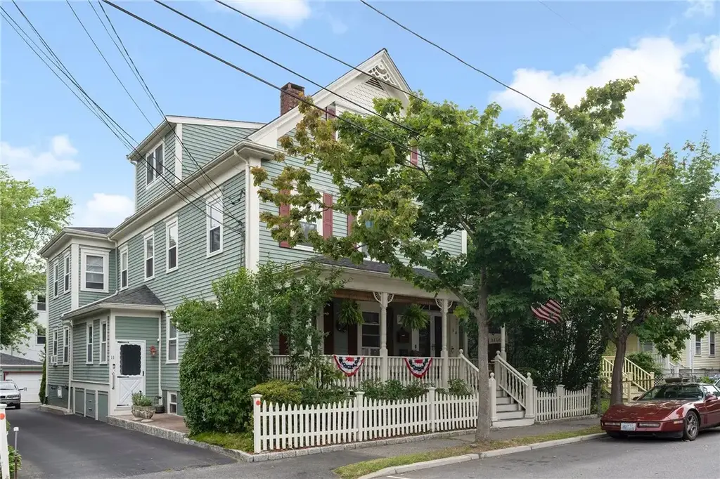 11 Lincoln Ave # 3, Bristol