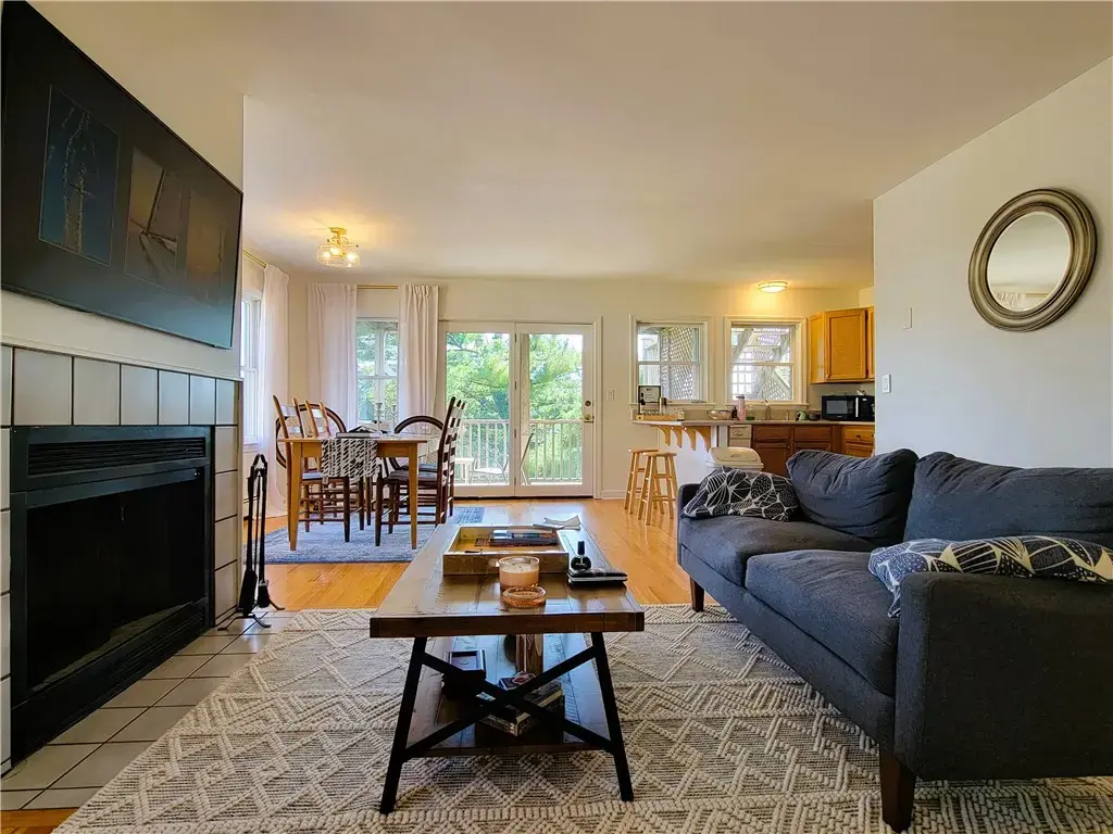 9 Narragansett Ave # 3, Newport