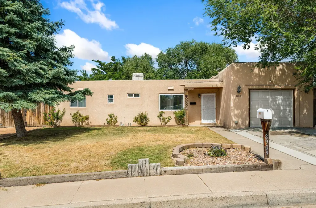 8909 Shoshone Road Ne, Albuquerque