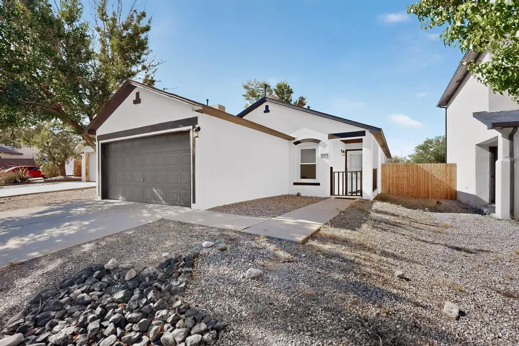 9715 Desert Pine Avenue Sw, Albuquerque