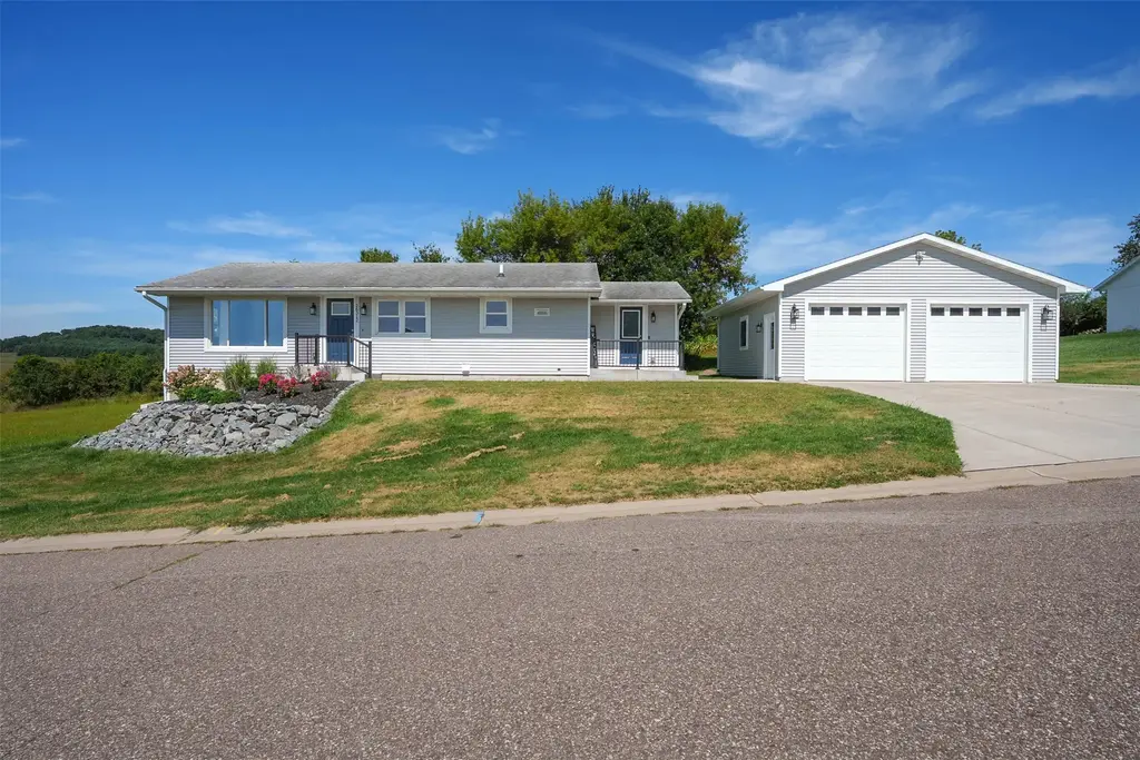 26312 W 3rd Avenue, Eleva