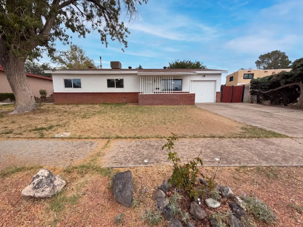 604 Maxine Street Ne, Albuquerque