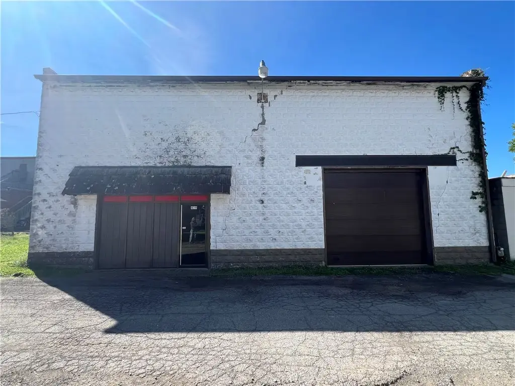 409 Locust Street , City of But NW