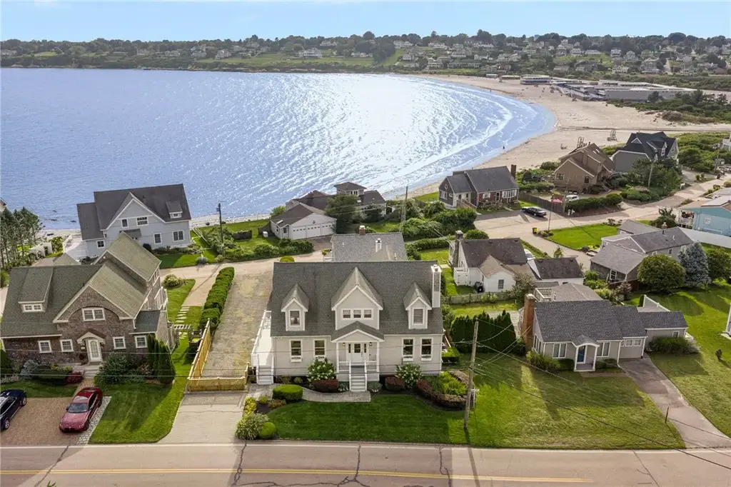 255 Bonnet Point Rd, Narragansett