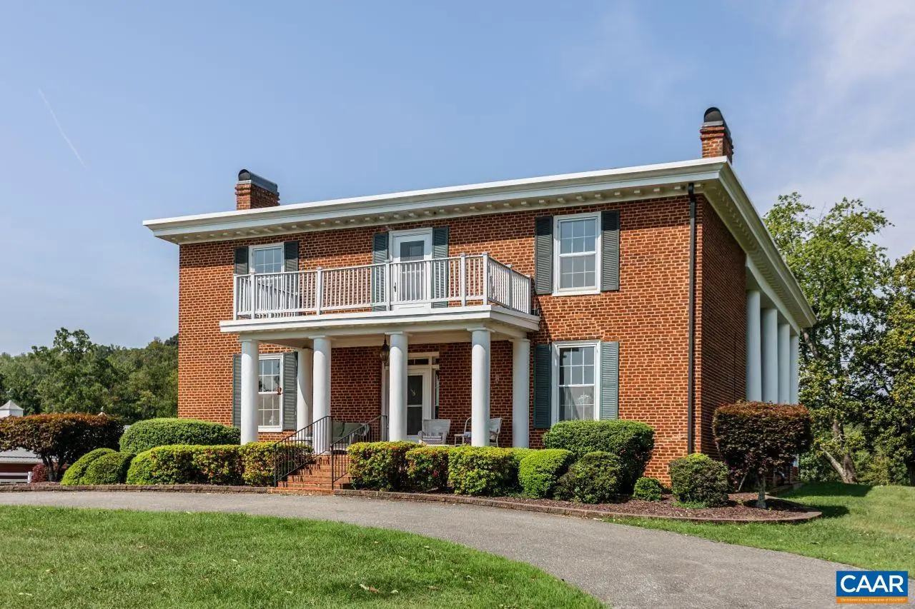 1024 Sunset Dr, Amherst