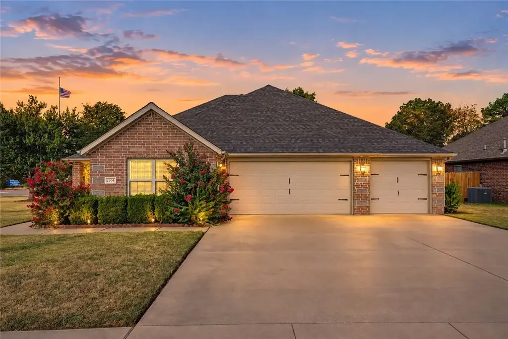 2908 N 18th Street, Rogers