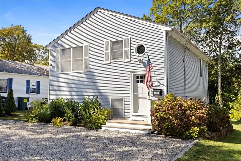 110 Winsor Ave, North Kingstown