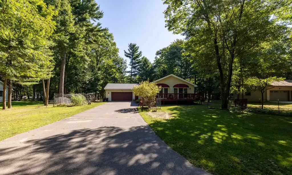 1408 Cherry Dr, Eagle River