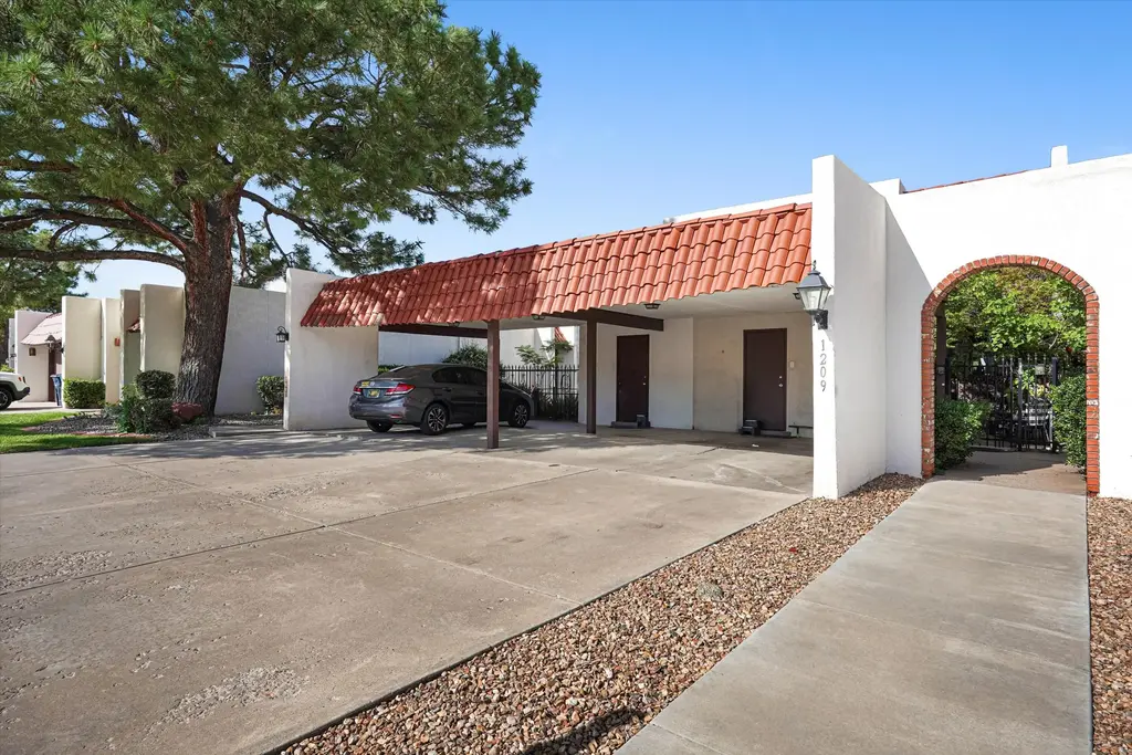 1209 Bernalillo Place Se, Albuquerque