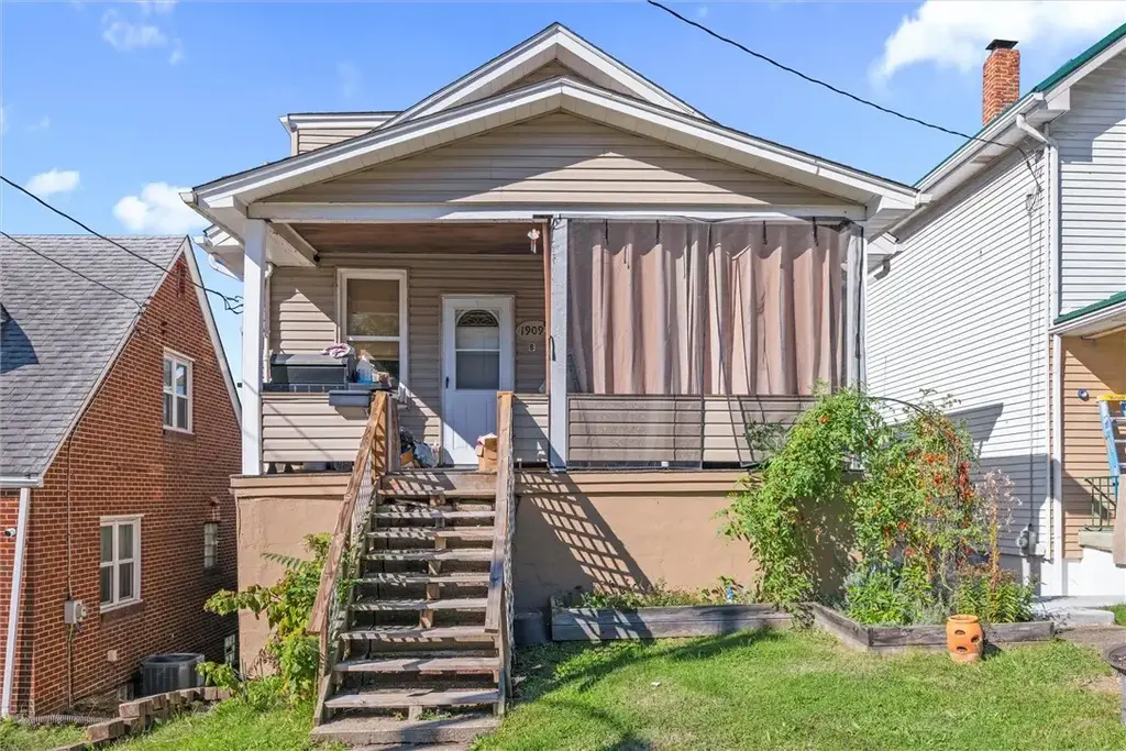 1909 Woodmont Avenue, Arnold