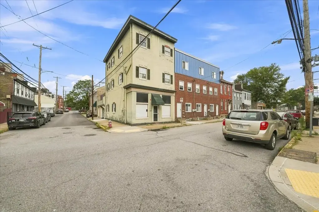 1101 Sarah Street, South Side