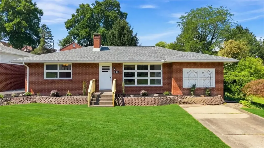 390 Meadow Road , North Huntingdon