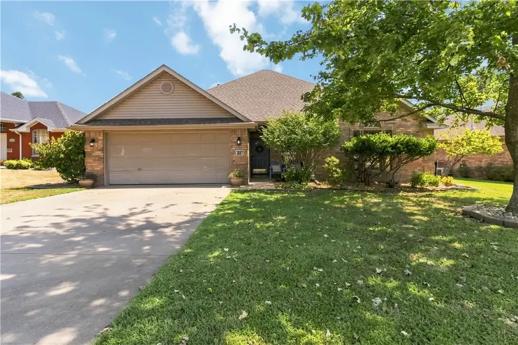 3887 Buckingham Terrace, Springdale