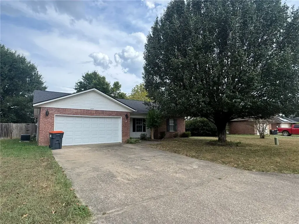 2005 South Tampa Avenue, Russellville