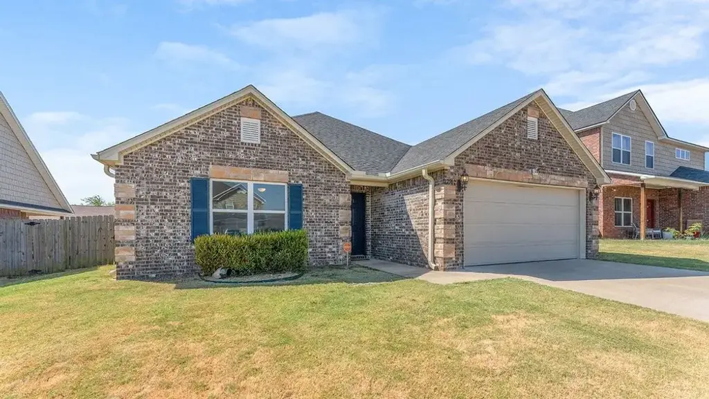 1256 Canyon Gate Drive, Siloam Springs