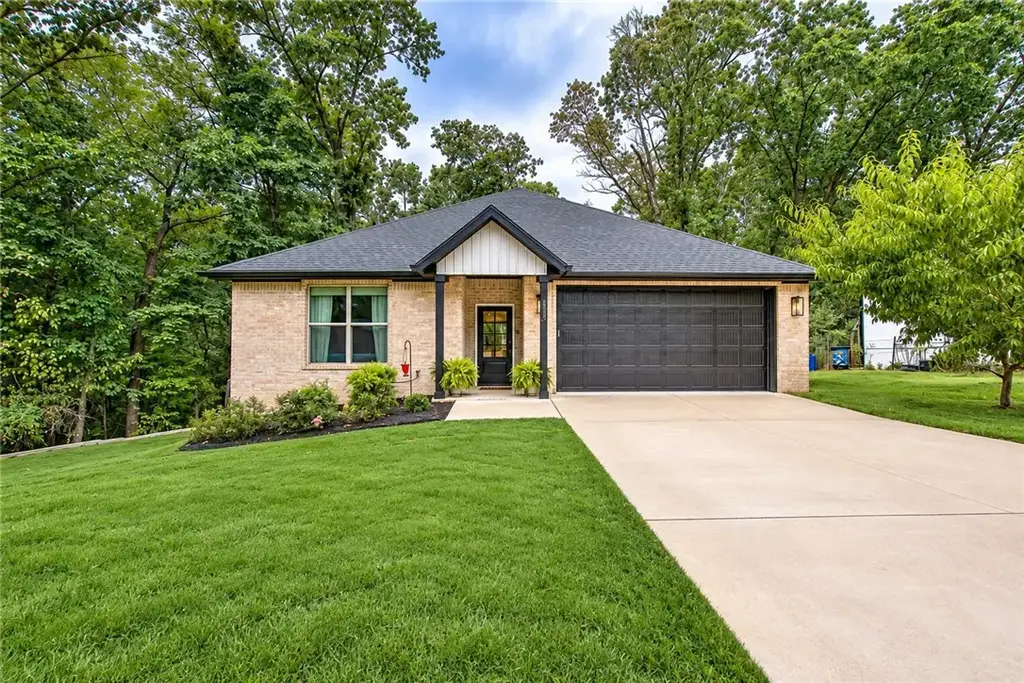 1333 Coler Drive, Pea Ridge