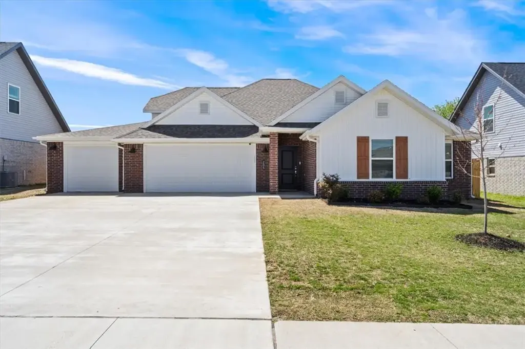 205 Pennington Avenue, Prairie Grove